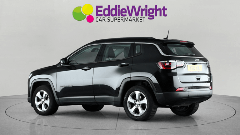 JEEP Compass Photo bsapi-98110e12508bc2ef44b0b038a063e65a8c77438a.jpg