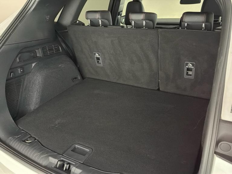 FORD Kuga Photo bsapi-988c4c113ad092bd59c3a6020b082c9511095114.jpg