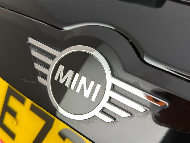 MINI COUNTRYMAN Photo bsapi-98ef2d8759a328c208ca4d5be799fc16a750ac5d.jpg