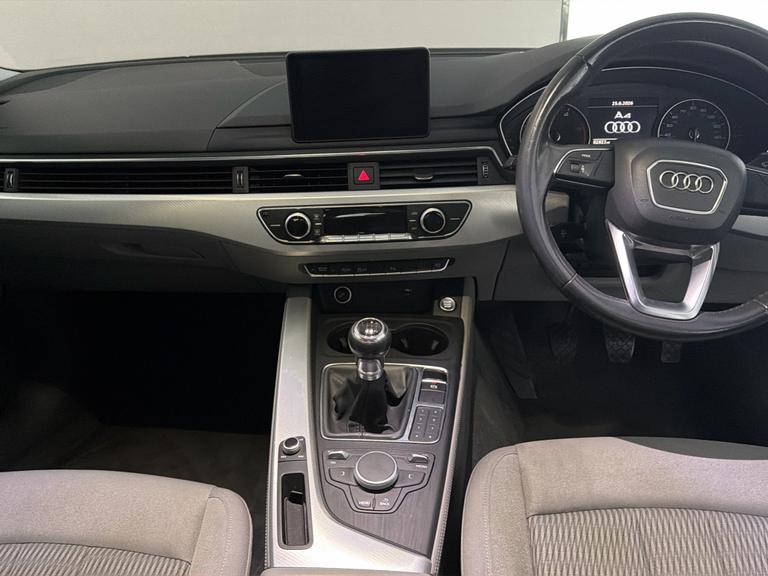 Audi A4 Photo bsapi-996ca05d53fa8d155d285efe2a71bb38c598d5a7.jpg
