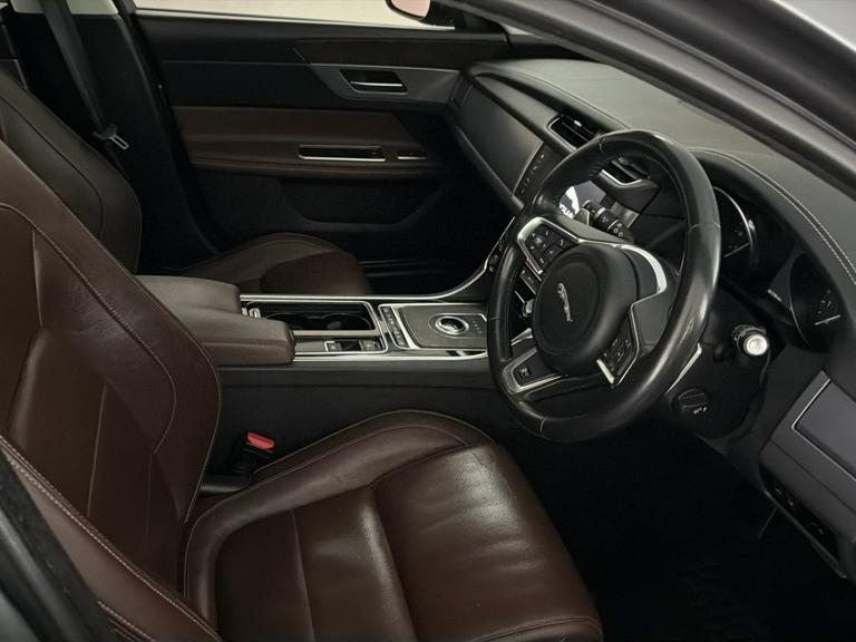 Jaguar Xf Photo bsapi-9a0795980a8a553f23377baf04ac79b3b0318891.jpg