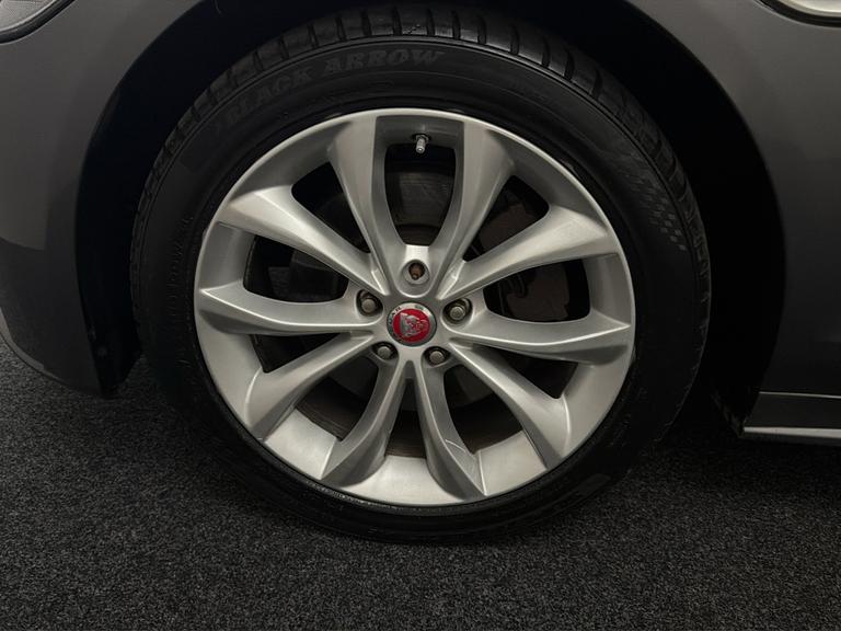 Jaguar Xf Photo bsapi-9a183526a6018153b88e0d2588142bb8c1b1ffff.jpg