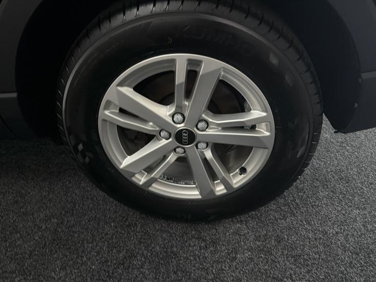 Audi Q3 Photo bsapi-9a77ec4c327a324ff564f90ac9611d45811d0e7b.jpg