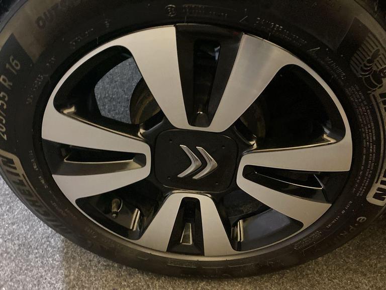CITROEN C3 Photo bsapi-9b2ed032ab7e0730f383e0303693657924b3f555.jpg