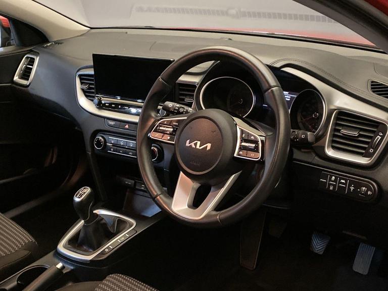 Kia CEED Photo bsapi-9c056e06e82a0f3ccd8dde0b17dc3e989cb3b6c3.jpg