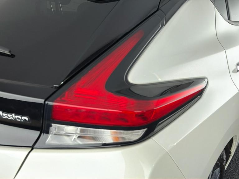 NISSAN LEAF Photo bsapi-9c51414c3bd6e7ea0cba13c20b2a5a321e419d36.jpg