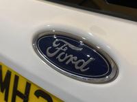 FORD FIESTA Photo 19