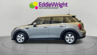 MINI HATCH Photo 2