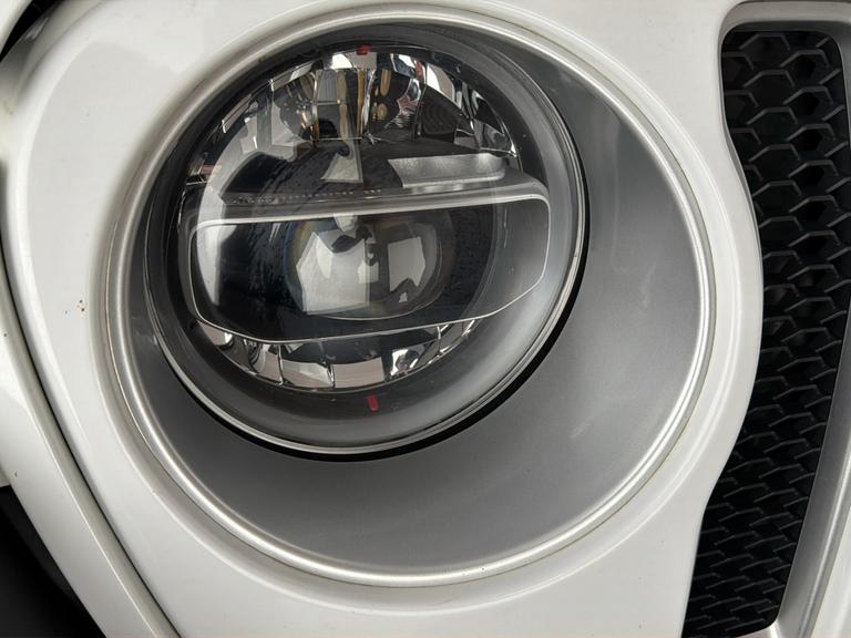 JEEP Wrangler Photo bsapi-9e766e0a355d5621f46a4faf6601bda0e3a9f124.jpg