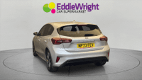 FORD FOCUS Photo 1