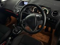 FORD Fiesta Photo 9