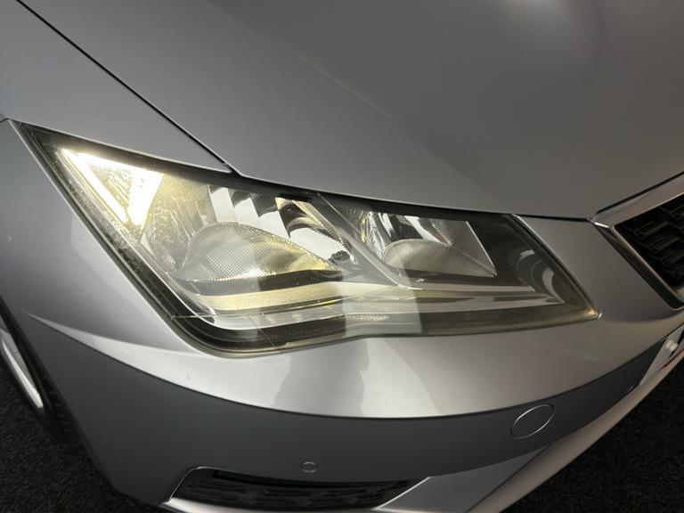SEAT LEON Photo bsapi-9fdb428587b34dec118e29618f0d6b83f36403d3.jpg