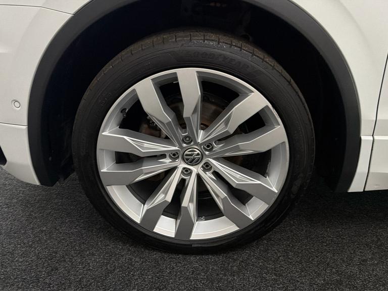 Volkswagen Tiguan Photo bsapi-a0144ae368616a4a8d0b9efba09481552120d08a.jpg