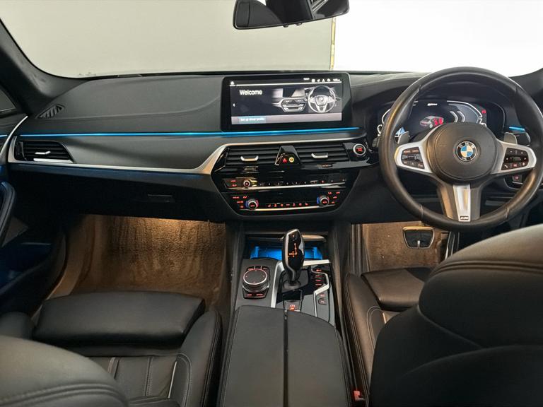 BMW 5 Series Photo bsapi-a026b10c99a27ee3f27583e8f7b1b30334b96642.jpg