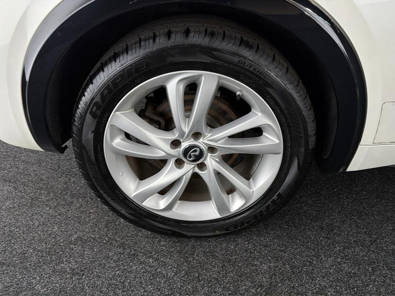 INFINITI Q30 Photo bsapi-a0f82b600fb75946f10031d99753b5f89aec44cf.jpg