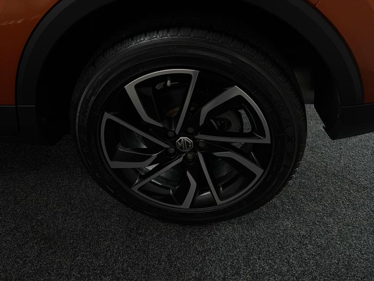 MG ZS Photo bsapi-a14a623f3c573b0415848ef5f615382f86bb65ea.jpg