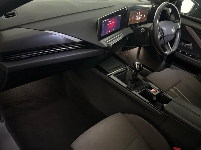 VAUXHALL ASTRA Photo bsapi-a22b51608f1af421b2e14d769038006f7e566e88.jpg
