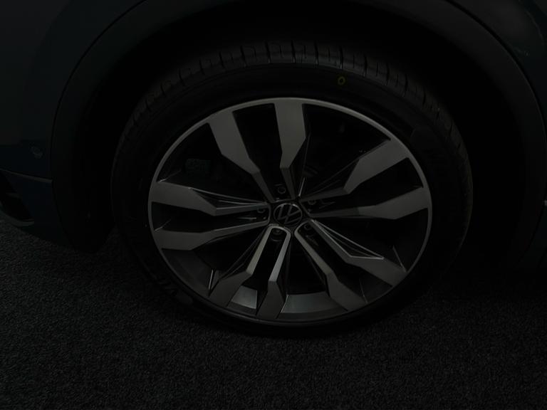 Volkswagen TIGUAN Photo bsapi-a26b9dff8e57c515f7c98951f51a7ffd230953c7.jpg
