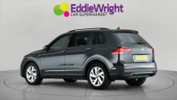 VOLKSWAGEN Tiguan Photo 4