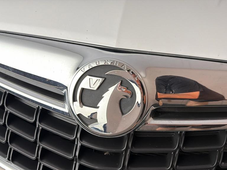 VAUXHALL Mokka Photo bsapi-a32ca5b1c8063b123e68e1b0d84feeeb1699f0bb.jpg