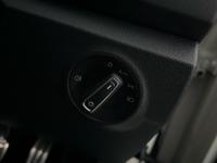 VOLKSWAGEN T-ROC Photo 32