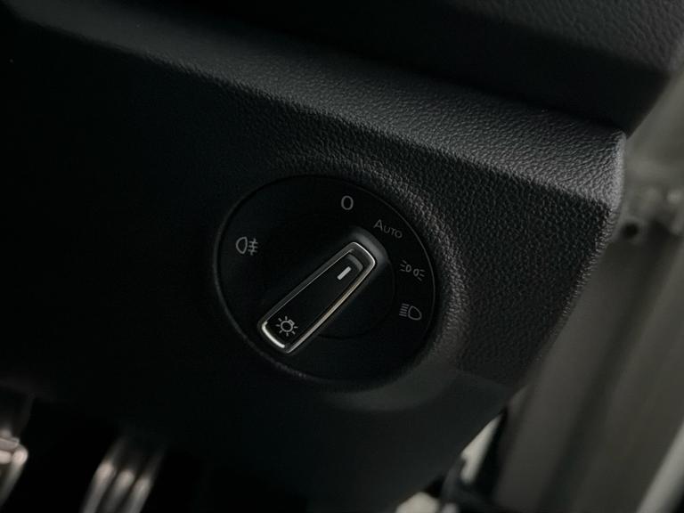 VOLKSWAGEN T-ROC Photo bsapi-a3557b83367348eb2adcb19666c31ba0594e9122.jpg