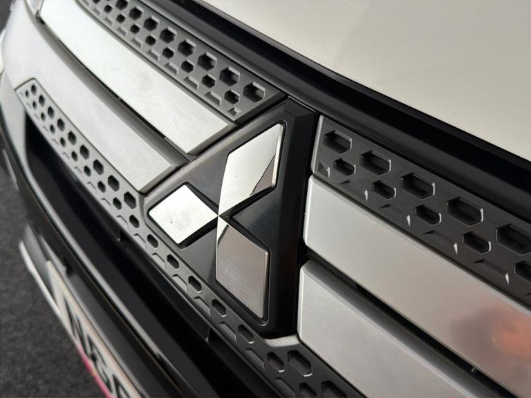 MITSUBISHI Outlander Photo bsapi-a3cea1bca64b71b66ca75b27169808f926d318d6.jpg