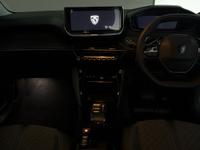 PEUGEOT 208 Photo 10