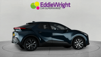 Toyota C-HR Photo 7
