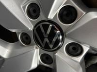 VOLKSWAGEN Tiguan Photo 30