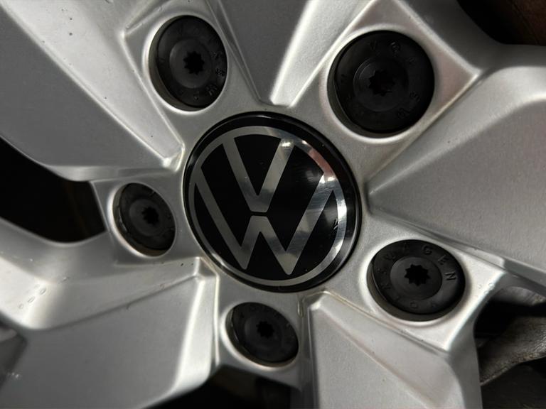 VOLKSWAGEN Tiguan Photo bsapi-a68b84297911cbf0f98f726a1852b5249c93862a.jpg