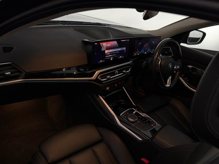 BMW 3 Series Photo bsapi-a6e9b31d14c1435b87b2cc21c2eb3d8bd042ffe0.jpg