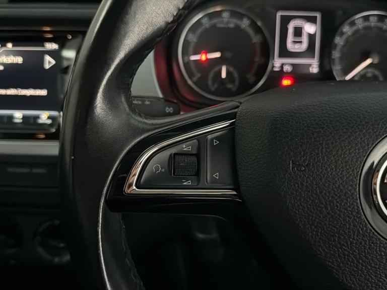Skoda FABIA Photo bsapi-a71416d4e7129f8d32ae37aaceea148c7d57c316.jpg