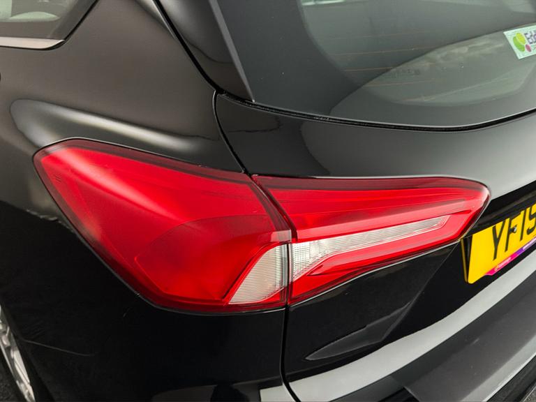 FORD Focus Photo bsapi-a752d48174301639f030a89887415b6f0feb0a27.jpg