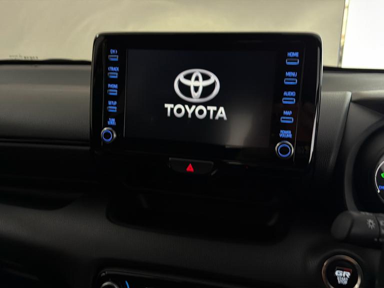 TOYOTA Yaris Photo bsapi-a7542926db1fcd3d0c19a878898fb1f47cb3f3a5.jpg
