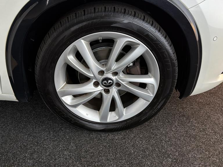 INFINITI Q30 Photo bsapi-a7800acbd7602a080a8d4c0e787fa602f6f3ec17.jpg