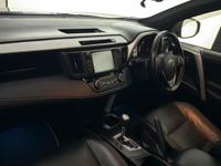 TOYOTA RAV4 Photo 29