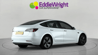 TESLA Model 3 Photo 6