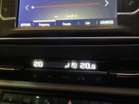 Vauxhall VIVARO LIFE Photo 11