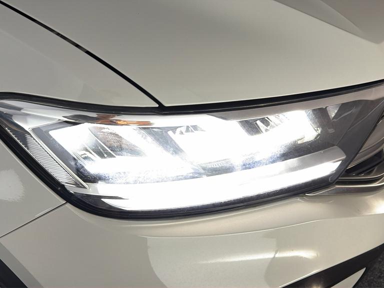 VOLKSWAGEN T-ROC Photo bsapi-ab1feb2282a142a2da3702ea3cb2521761620c9d.jpg
