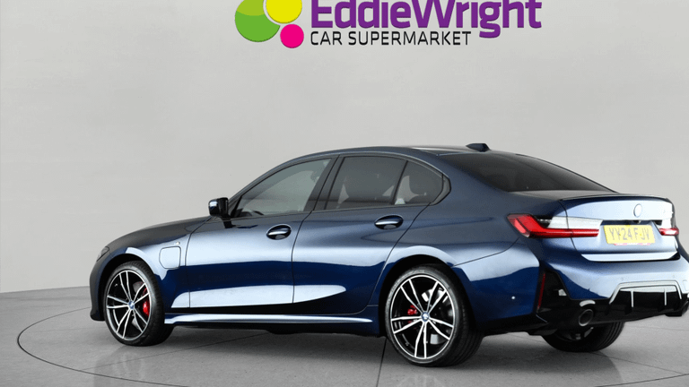 BMW 3 Series Photo bsapi-abc9a0759690e8bdea3a4e695980f5aada6126cb.jpg