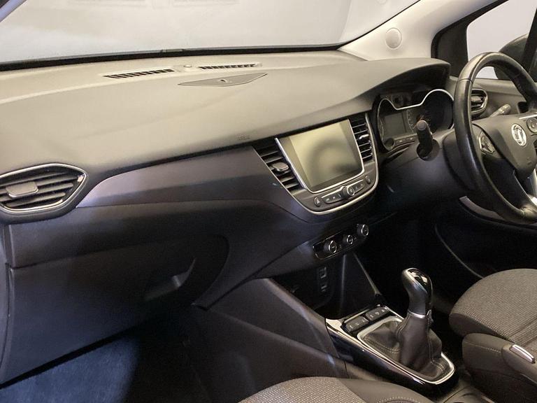 Vauxhall CROSSLAND Photo bsapi-abe651a3ec94bb15a39d7da4e303c66adfa05289.jpg