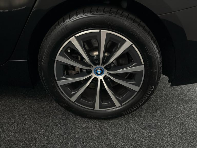 BMW 3 Series Photo bsapi-ac85e464738a1ad719c7657b4a4c7f7c9594fdff.jpg