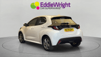 TOYOTA YARIS Photo 1