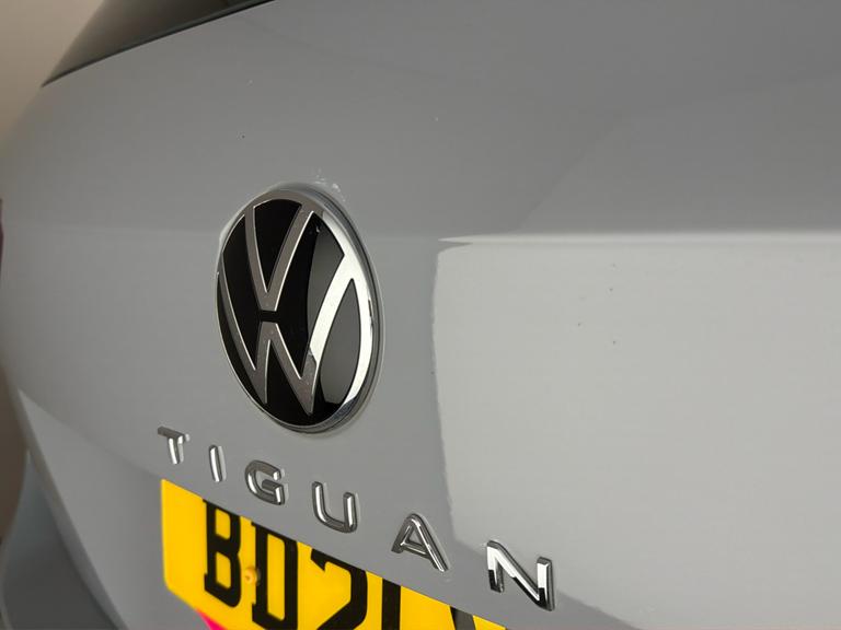 Volkswagen TIGUAN Photo bsapi-ad602e402b9a3ecf4d9862a6f6f17ae005339aa4.jpg