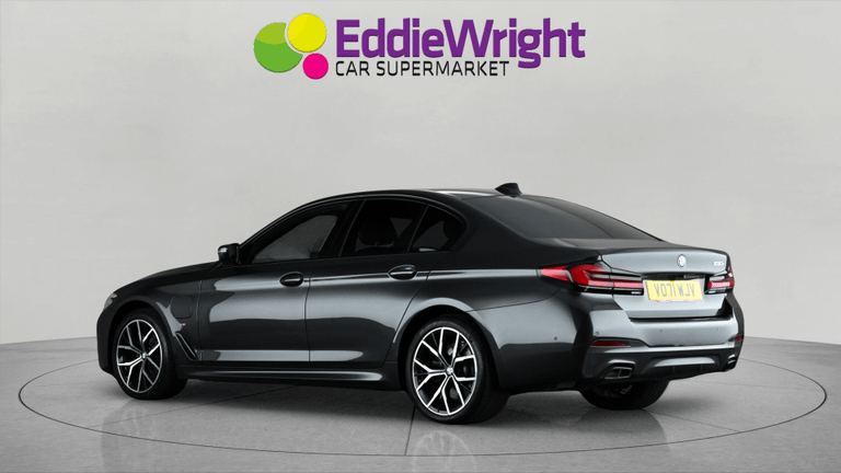 BMW 5 Series Photo bsapi-ad653b2effeafc8c62bf7e206a7b39f971f6651e.jpg