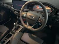 Ford Focus Photo 9