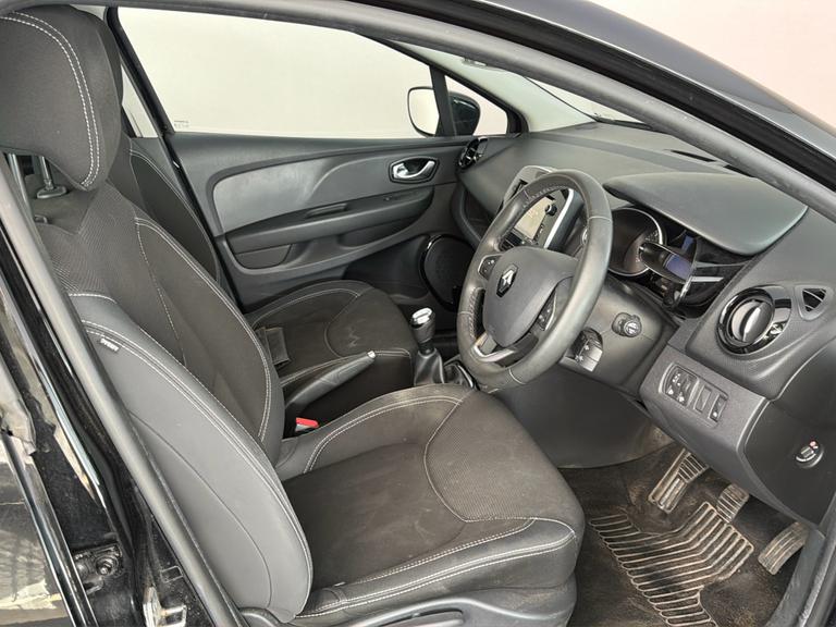 RENAULT Clio Photo bsapi-ad7dfd358a77719c0dd780032e28faec14993e27.jpg