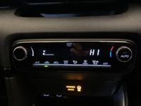 TOYOTA YARIS Photo 10