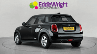 MINI HATCH Photo 1